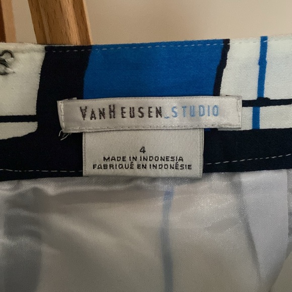 VanHeusen Studio size 4 - Picture 3 of 4